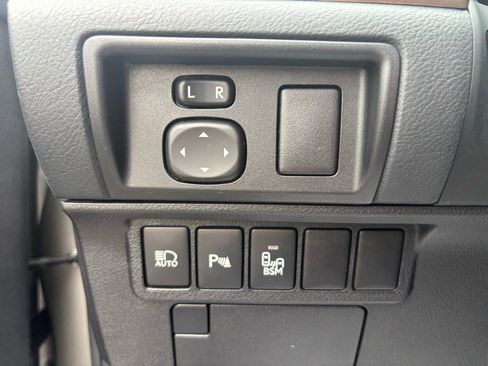 Used 2017 Lexus ES 300h image 15