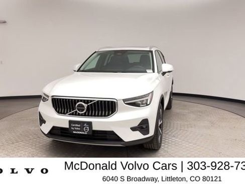 Certified 2025 Volvo XC40 B5 Plus AWD/4WD image 7