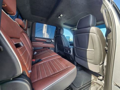 Used 2025 GMC Sierra 3500 Denali Ultimate AWD/4WD image 16