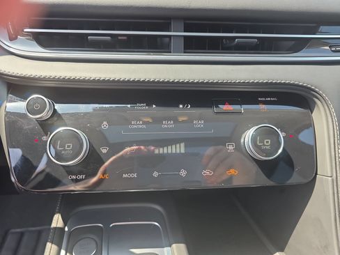 Used 2025 INFINITI QX60 Pure AWD/4WD image 24