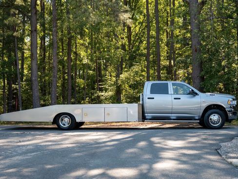 Used 2020 RAM 3500 Tradesman w/ Chrome Appearance Group RWD image 13
