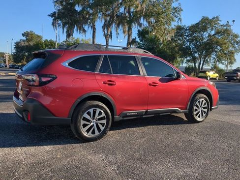 Used 2022 Subaru Outback Premium image 4