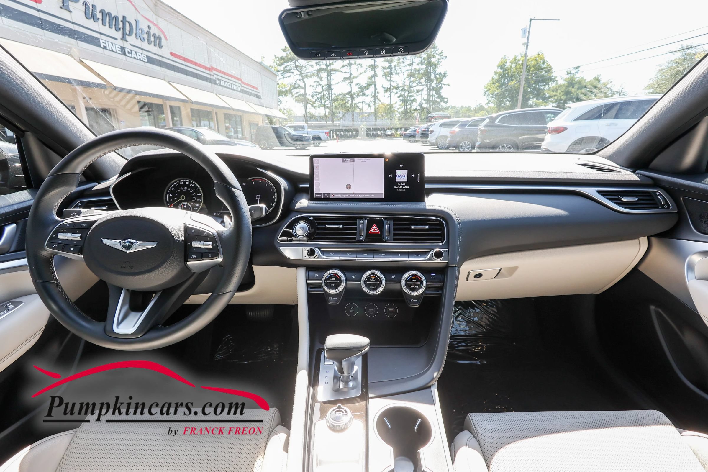 Used 2023 Genesis G70 2.0T RWD image 32