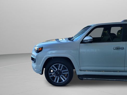 Used 2020 Toyota 4Runner Limited image 31