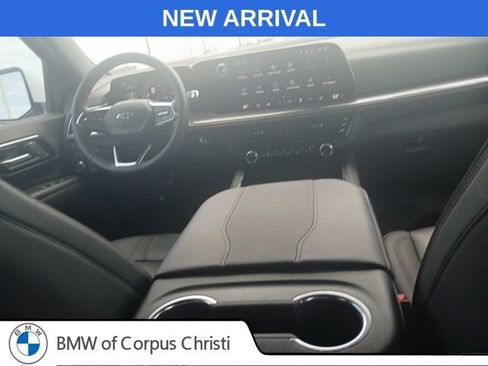 Used 2025 Chevrolet Suburban RST w/ Comfort Package AWD/4WD image 14