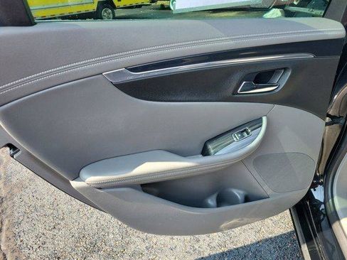Used 2018 Chevrolet Impala LT w/ LT Convenience Package FWD image 10