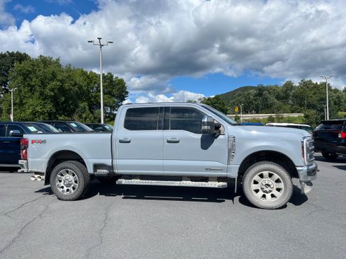 Used 2025 Ford F250 Lariat w/ Chrome Package AWD/4WD image 5