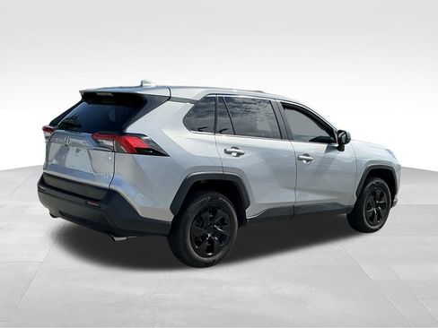 Used 2022 Toyota RAV4 LE FWD image 14