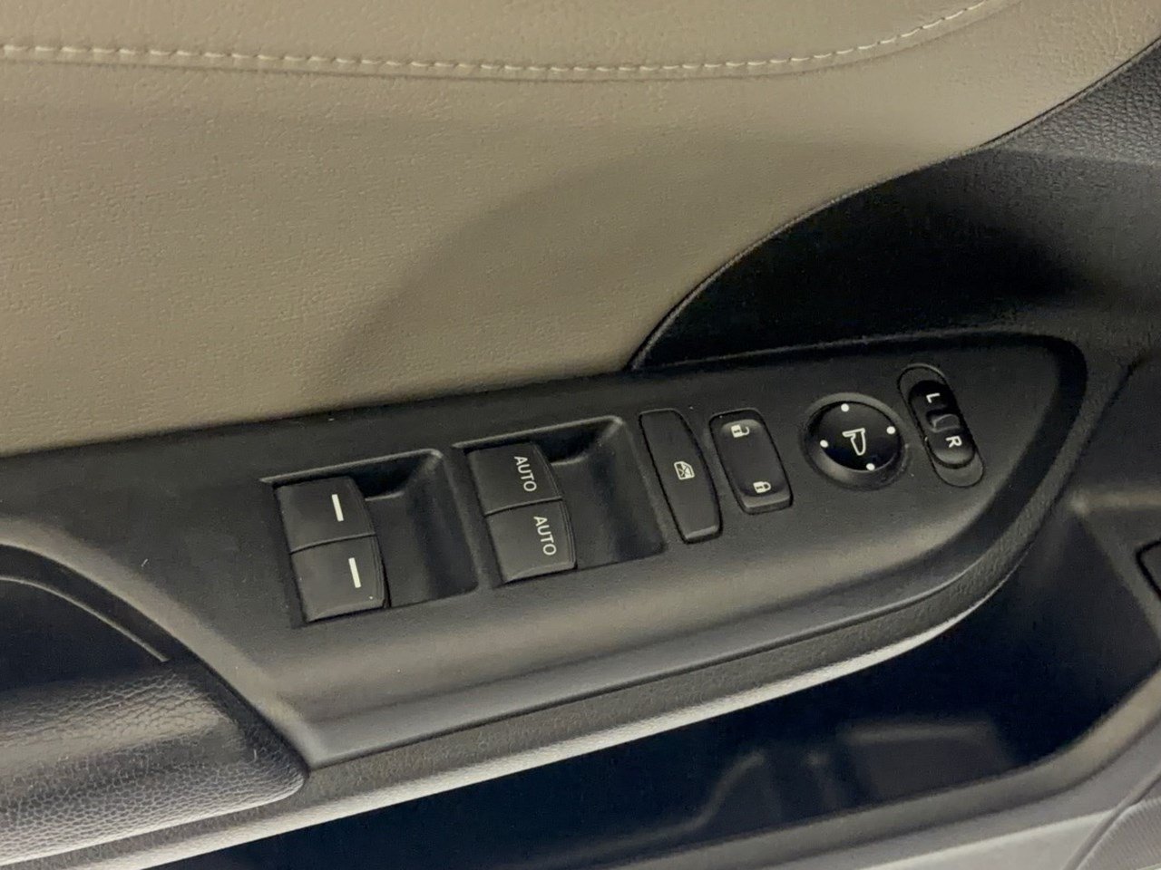Used 2016 Honda Civic Touring image 15