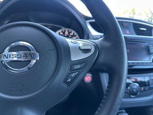 Used 2018 Nissan Sentra SV FWD image 32