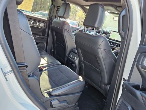 Used 2025 Ford Explorer ST image 15