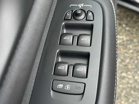 Certified 2024 Volvo S60 T8 Ultimate image 20