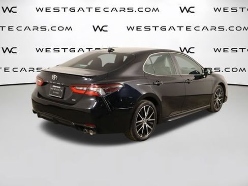 Used 2024 Toyota Camry SE image 44