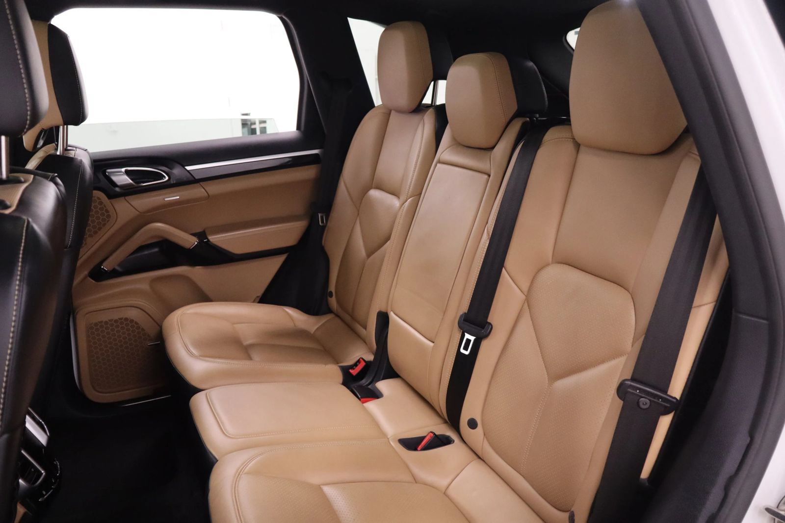 Used 2018 Porsche Cayenne AWD/4WD image 22