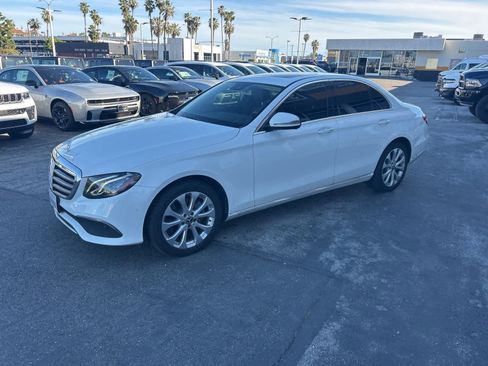 Used 2018 Mercedes-Benz E 300 image 3