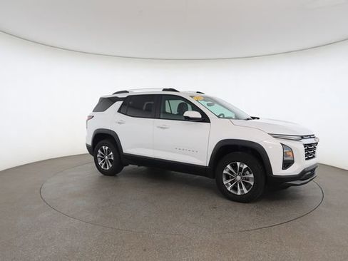Used 2025 Chevrolet Equinox LT w/ Convenience Package II FWD image 26