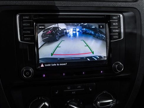 Used 2017 Volkswagen Jetta SE image 28