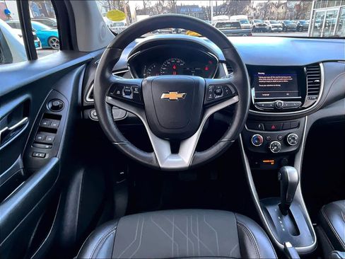 Certified 2022 Chevrolet Trax LT w/ Sport Edition image 17