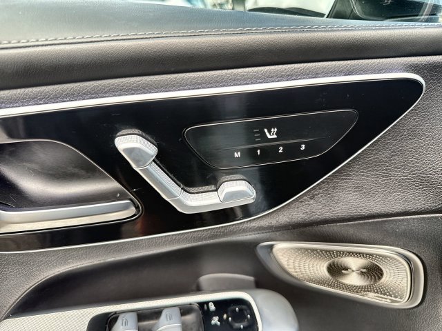 Used 2023 Mercedes-Benz GLC 300 4MATIC image 12