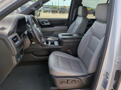 Used 2021 Chevrolet Tahoe Z71 w/ Rear Media and Nav Package AWD/4WD image 12