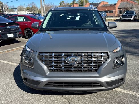 Certified 2024 Hyundai Venue SEL image 2