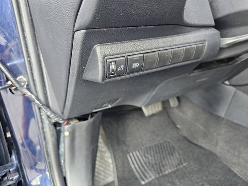 Used 2021 Toyota Corolla LE FWD image 12
