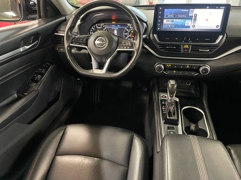 Certified 2023 Nissan Altima 2.5 SR w/ SR Premium Package FWD image 9