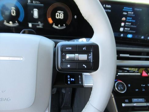 Used 2025 Hyundai Santa Fe SEL image 19