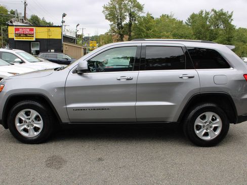 Used 2017 Jeep Grand Cherokee Laredo w/ Quick Order Package 23E image 13