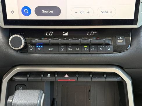 Used 2022 Toyota Tundra Limited w/ Power Package AWD/4WD image 17