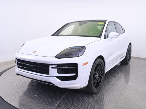 Used 2026 Porsche Cayenne S AWD/4WD image 1