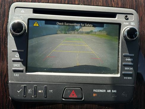Used 2017 Chevrolet Traverse LT AWD/4WD image 16