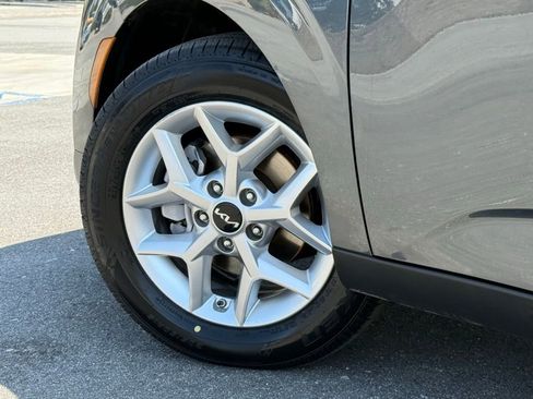 Used 2024 Kia Soul LX w/ Option Group 015 FWD image 19