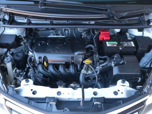 Used 2016 Toyota Yaris SE image 9