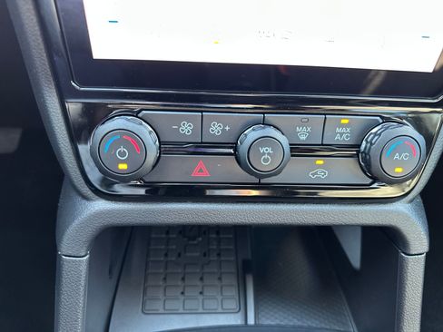 New 2025 Ford Ranger XLT w/ Equipment Group 301A High image 18