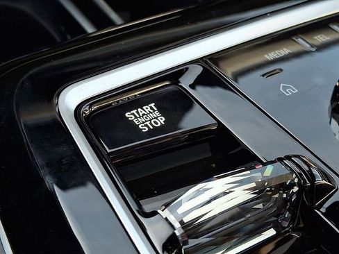 New 2026 BMW 760i xDrive w/ Executive Package AWD/4WD image 19