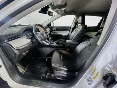 Used 2022 Jeep Compass Limited AWD/4WD image 19