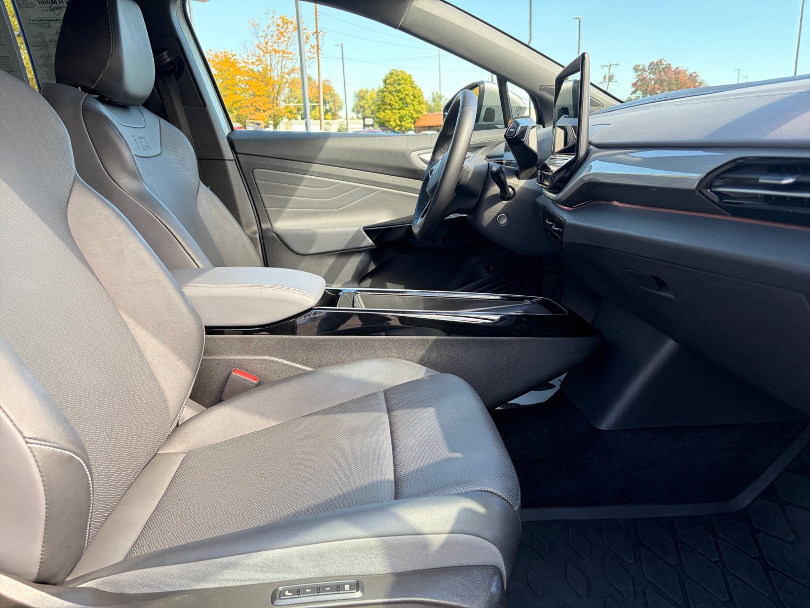 Used 2023 Volkswagen ID.4 Pro S AWD/4WD image 19