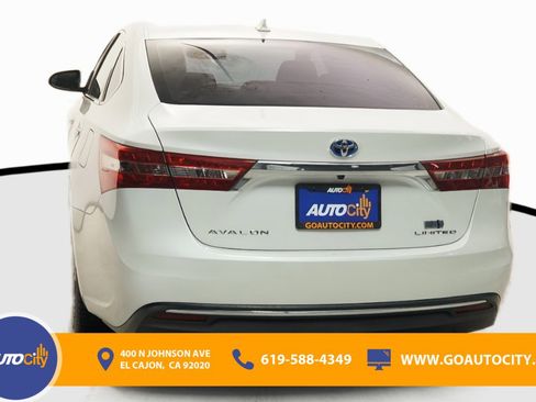 Used 2017 Toyota Avalon Limited image 15