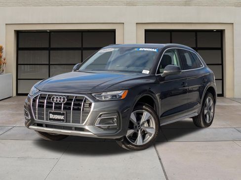Used 2023 Audi Q5 2.0T Premium w/ Convenience Package AWD/4WD image 3