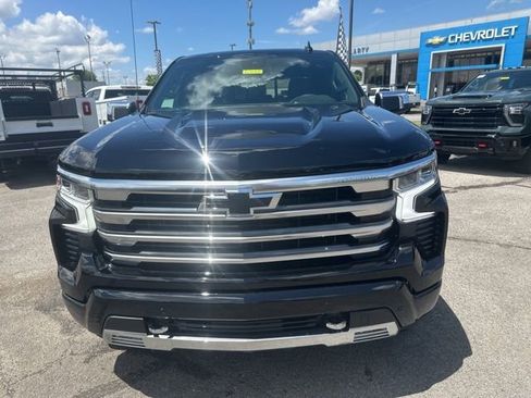 New 2026 Chevrolet Silverado 1500 High Country w/ LPO, Dark Essentials Package AWD/4WD image 8
