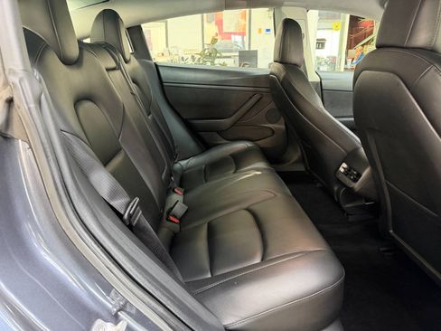 Used 2022 Tesla Model 3 Long Range AWD/4WD image 13
