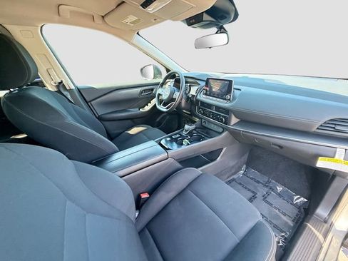 Used 2024 Nissan Rogue S FWD image 26