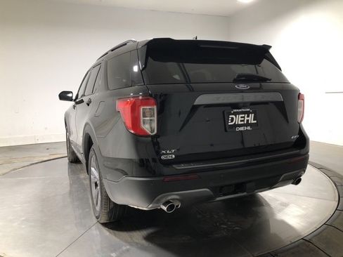 Used 2023 Ford Explorer XLT w/ Equipment Group 202A image 5