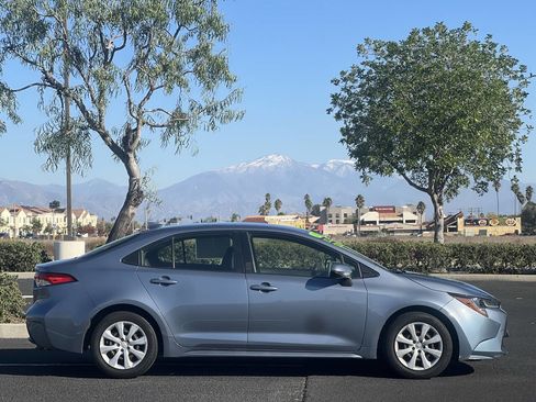 Used 2020 Toyota Corolla LE image 5