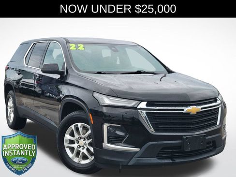 Used 2022 Chevrolet Traverse LS FWD image 1