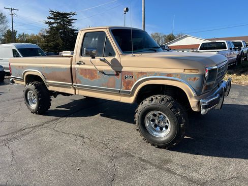 Used 1986 Ford F150 4x4 Regular Cab image 4