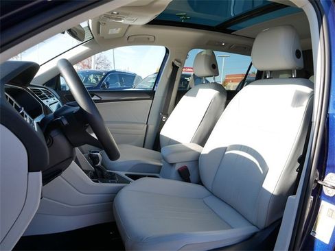 Certified 2022 Volkswagen Tiguan SE image 15