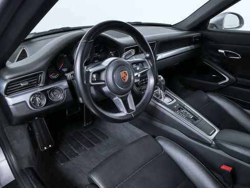 Certified 2019 Porsche 911 Carrera S image 4