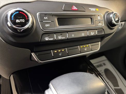 Certified 2020 Kia Sorento SX image 30